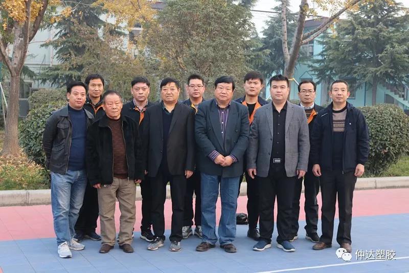 熱烈歡迎河南省塑料協(xié)會段同生會長一行蒞臨仲達(dá)塑膠考察指導(dǎo)工作！