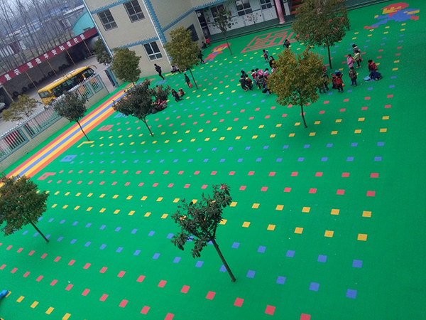 懸浮拼裝地板有什么優(yōu)勢(shì)？